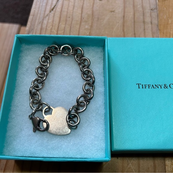 Return to Tiffany®:Heart Tag Toggle Bracelet in Silver  Beautiful classic Tiffany Bracelet with tag (no engravings)